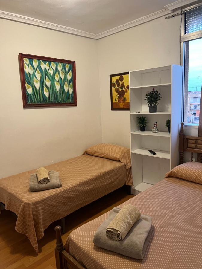 Malvarrosa Simple Shared Home فالنسيا المظهر الخارجي الصورة